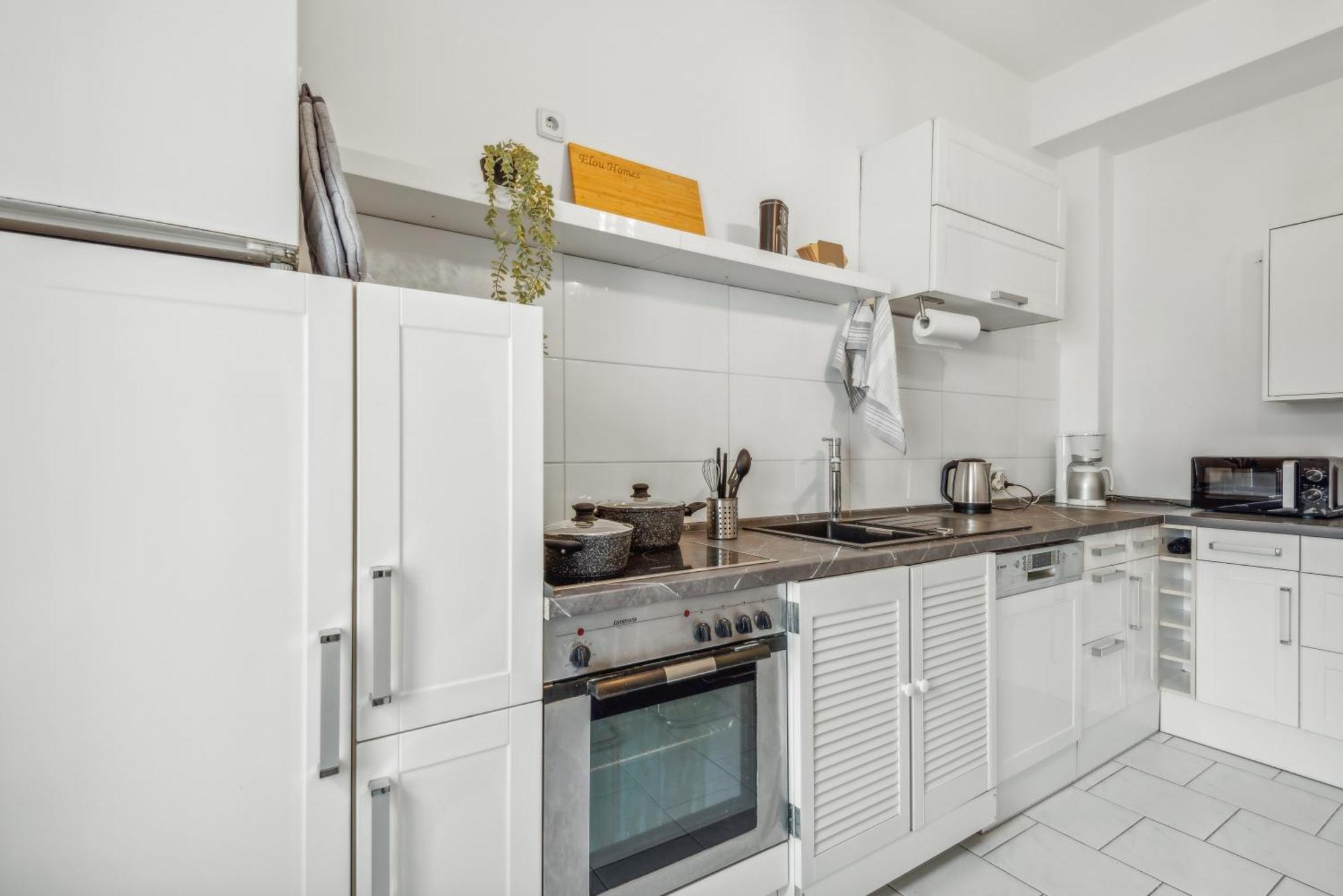 Zentrale Lage ... Ideal Fuer Geschaeftsleute, Monteure, Familien...3 Zimmer, Wlan, Smarttv Mettmann Eksteriør billede